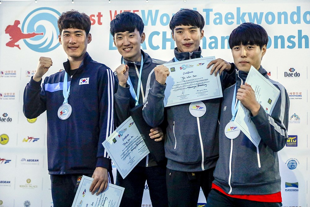 Korean athletes won in Freestyle Technical Breaking Chellenge poses during the award ceremony